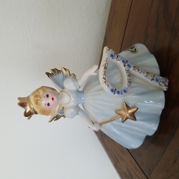 These are Josef Original Birthday Angel ceramic figurines. Vintage of 50+ years. - Picture 3 of 5